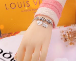 Vòng tay nữ thép titan không gỉ phong cách pandora