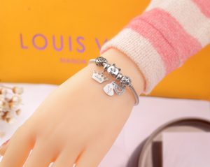 Vòng tay titan thời trang pandora TA332