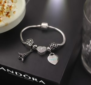 Vòng tay titan thời trang pandora TA334