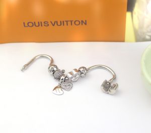 Vòng tay titan thời trang pandora TA337