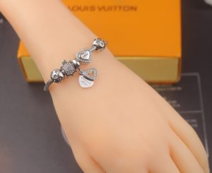 Vòng tay titan thời trang pandora TA337