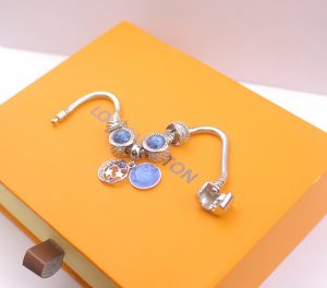 Vòng tay titan thời trang pandora TA342