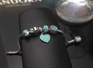 Vòng tay titan thời trang pandora TA347