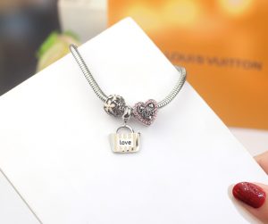 Vòng tay titan thời trang pandora TA357