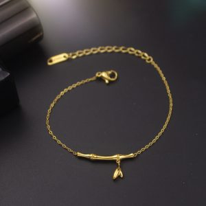 Lắc tay nữ titan cành trúc