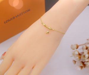 Lắc tay nữ titan cành trúc