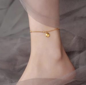 Lắc chân titan lucky