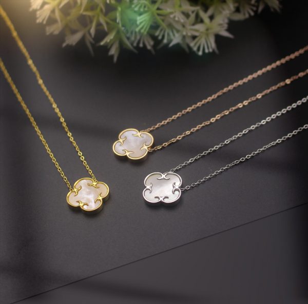 Dây chuyền titan thời trang LV Cẩm xà cừ trắng