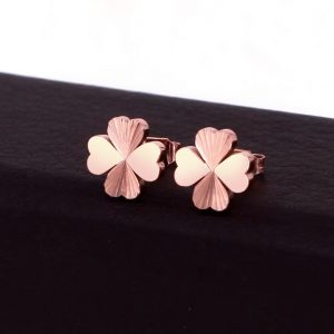 Bông tai titan cỏ 4 lá