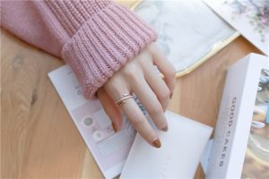 Nhẫn titan 2 vòng đính kim cương