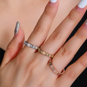 TC162b-Nhẫn titan ô vuông đính kim cương cách điệu