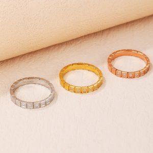 TC162e-Nhẫn titan ô vuông đính kim cương cách điệu
