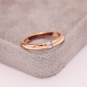 Nhẫn titan bảng mo tròn đính 1 viên đá kim cương