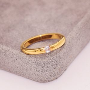Nhẫn titan bảng mo tròn đính 1 viên đá kim cương