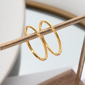 Nhẫn titan bảng mỏng đính 1 viên đá kim cương