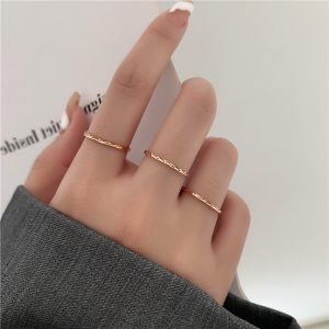 TC173m-Nhẫn titan bảng mỏng chạm hình cạnh kim cương