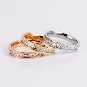 TC005d-Nhẫn titan 1 hàng đá vuông cưc đẹp