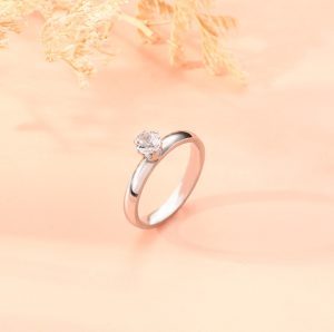 TC007b-Nhẫn titan nữ 1 hột đá tròn cao 6 chấu