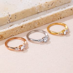 TC026a-Nhẫn nữ titan 1 hột đá cao cách điệu 2 bên