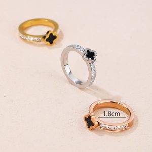 TC042c-Nhẫn nữ titan hoa 4 cánh thời trang LV