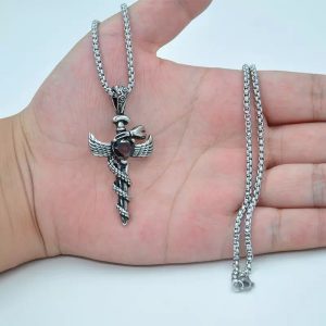 MD018k-Mặt dây chuyền nam titan hình con rắn bảo vệ thanh kiếm