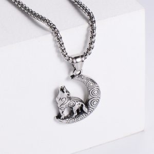 MD058b-Mặt dây chuyền nam thép titan chó sói dưới ánh trăng