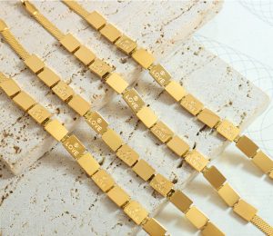 TA194c-Lắc tay nữ titan love