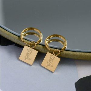TB051d-Bông tai nữ titan mặt vuông khắc hoa hồng