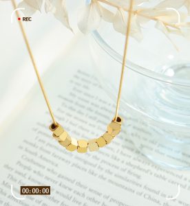 TN406g-Dây chuyền nữ titan 10 hạt vuông