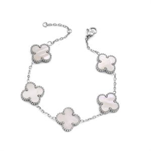 TA461e-Lắc tay titan hoa 4 cánh van cleef nền trắng