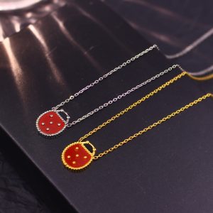 TN729e-Vòng cổ dây chuyền titan nữ van cleef hình con bọ