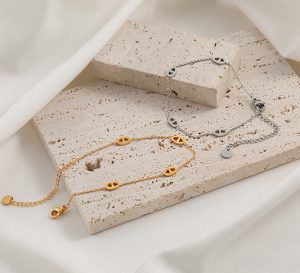 TA180h-Lắc tay nữ titan mắc xích kiểu mũi lợn