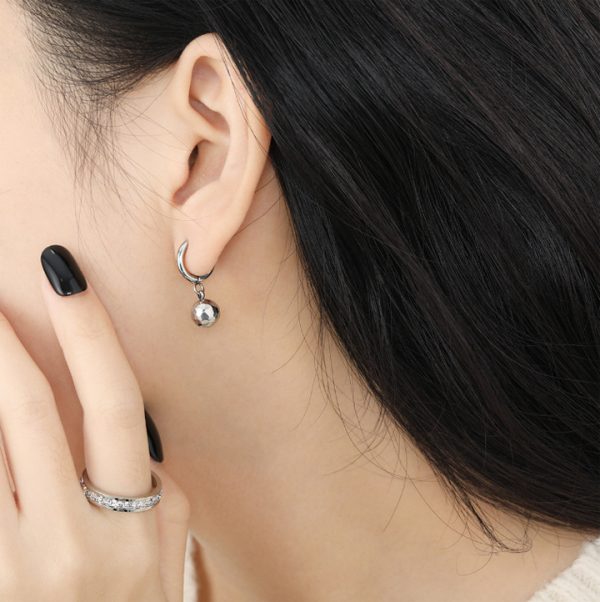 TB249g-Bông tai nữ titaan khoen tròn rớt bi