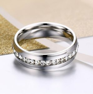 N683j-Nhẫn titan mo đính full kim 1 hàng giữa