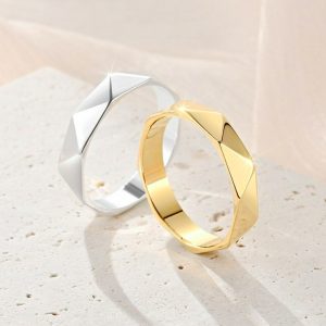 TC223j-Nhẫn titan cắt vát cạnh kim cương cực sang trọng