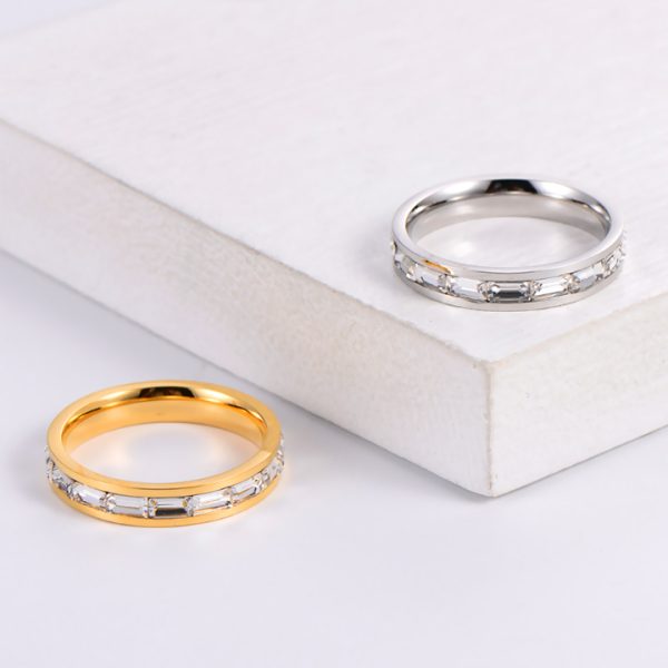 TC309h-Nhẫn titan 4mm đính full đá kim cương Baguette hình chữ nhật