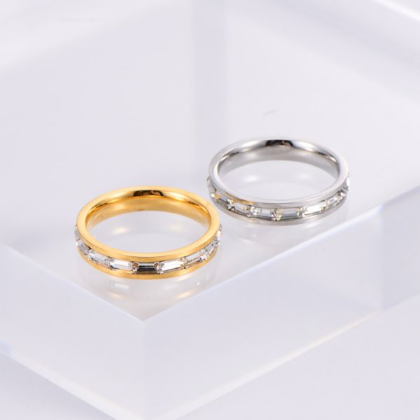 TC309k-Nhẫn titan 4mm đính full đá kim cương Baguette hình chữ nhật
