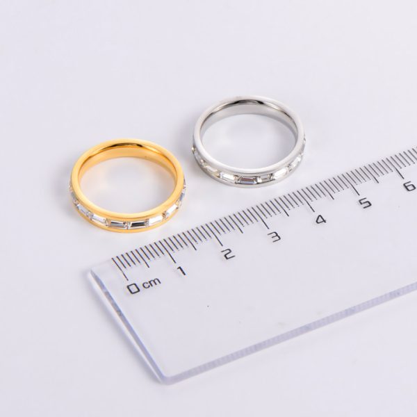TC309l-Nhẫn titan 4mm đính full đá kim cương Baguette hình chữ nhật
