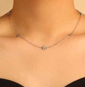 TN804f-Dây chuyền nữ titan hoa mai móc máy cách điệu màu trắng