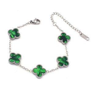 TA485c Lắc tay van cleef hoa 4 cánh nền màu xanh lá