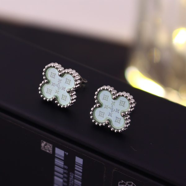 TB294c Bông tai nữ titan van cleef nền LV màu xanh ngọc