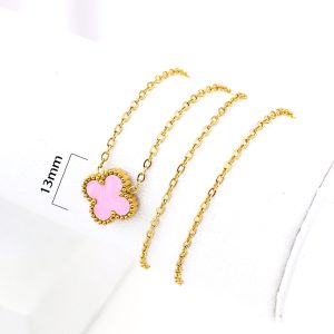 TN825a Dây chuyền titan hoa 4 cánh van cleef nền màu hồng nhạt