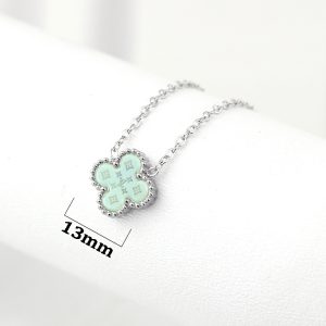 TN836c Dây chuyền titan hoa 4 cánh van cleef nền LV màu xanh ngọc