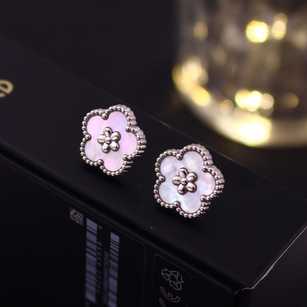 TB300b Bông tai nữ titan hoa 5 cánh van cleef