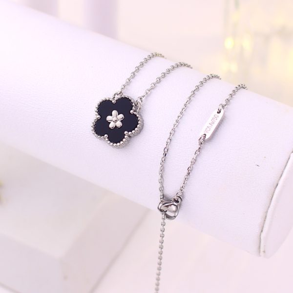 TN842d Dây chuyền titan hoa 5 cánh van cleef