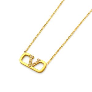 TN871b Dây chuyền vòng cổ nữ titan chữ V
