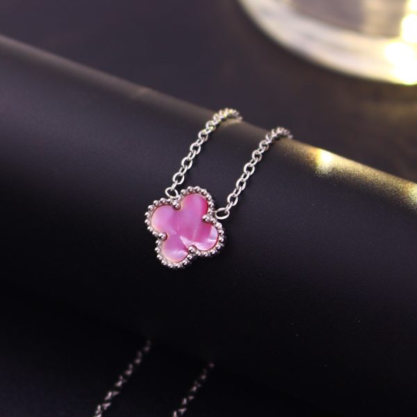 TN874d Dây chuyền nữ titan hoa 4 cánh van cleef nền vân đá 13mm