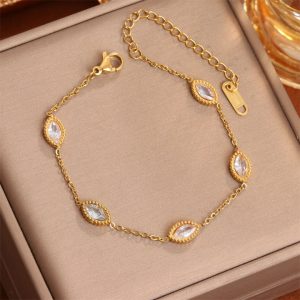 TA212d Lắc tay nữ titan đính đá zircon trắng hình mắt ngựa