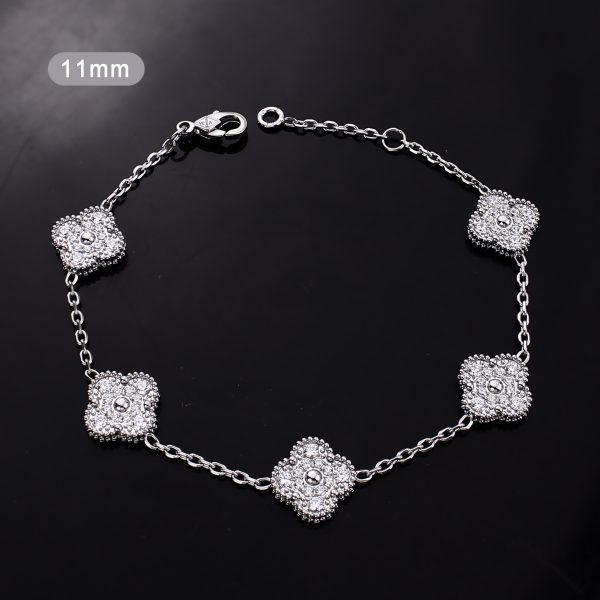 TA230g Lắc tay nữ titan 5 hoa 4 cánh van cleef đính full đá trắng size 11mm
