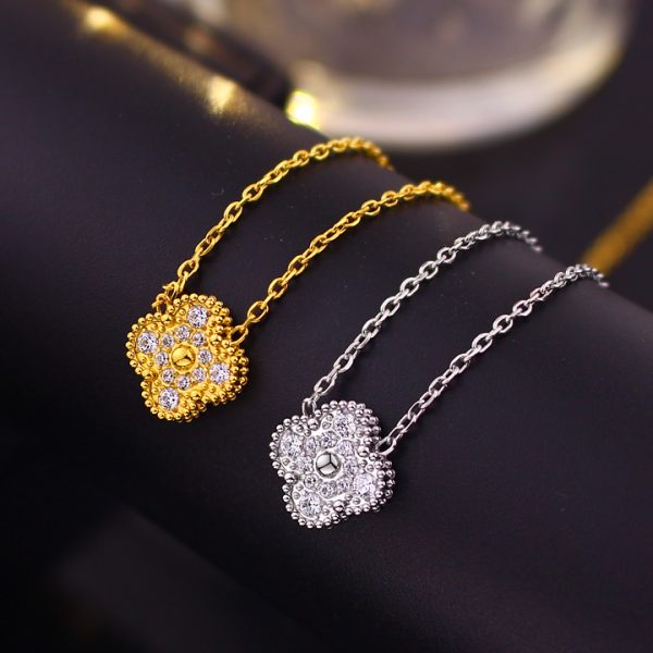TN136f Dây chuyền nữ titan hoa 4 cánh đính full đá size 11mm
